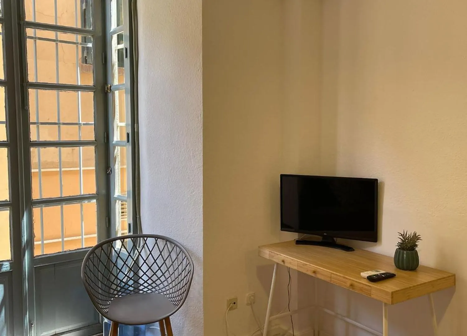 Daire S2 Plaza Merced Parking Gratis Historic Center Málaga İspanya